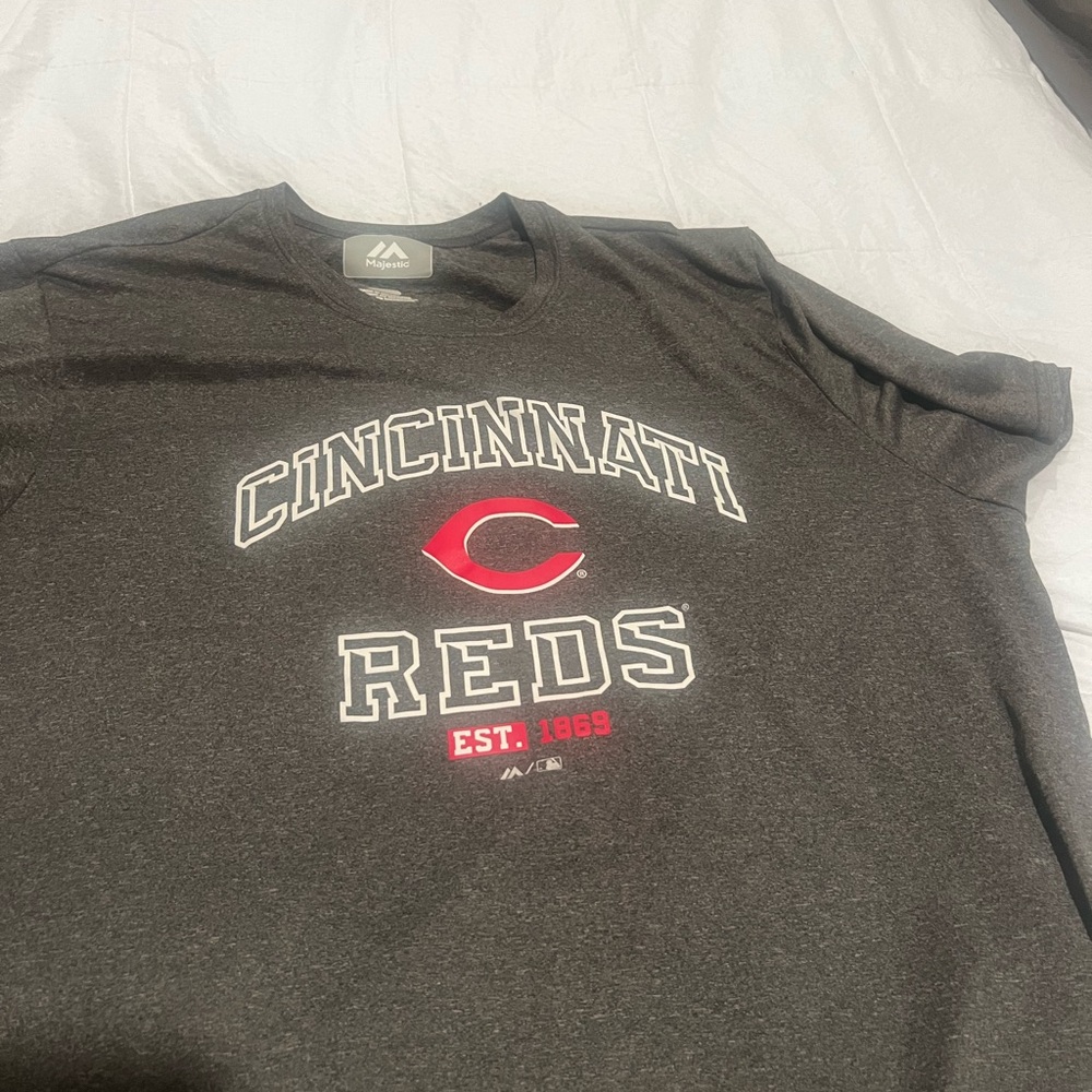 Men’s 2xl nwot shirt sleeve tee